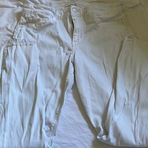 White skinny jeans